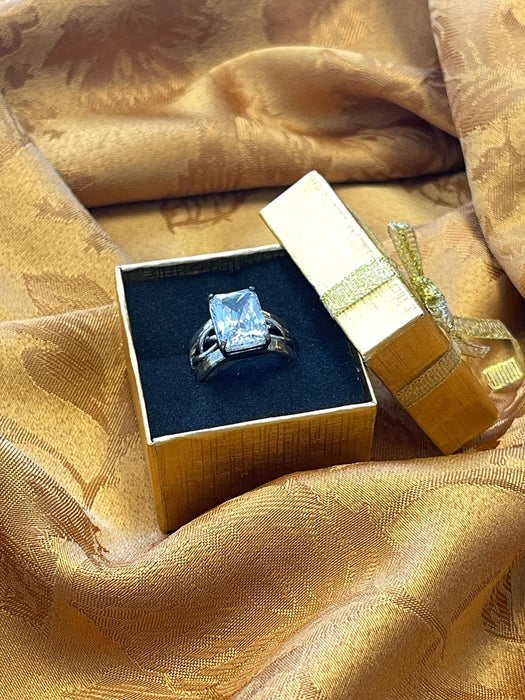 women's ring, rectangle stone, twisted band, magical, mystical, clear, silver