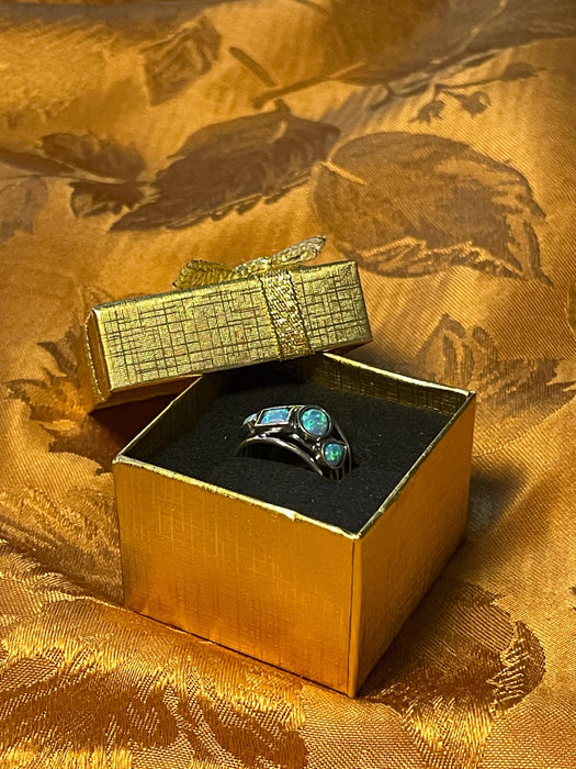 women's ring, magical, mystical, fantastical, blue stones, silver, glittery