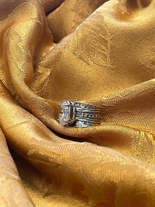 women's ring, fantastical, magical, shiny, silver, banded, ringed, oval stone size 5-10