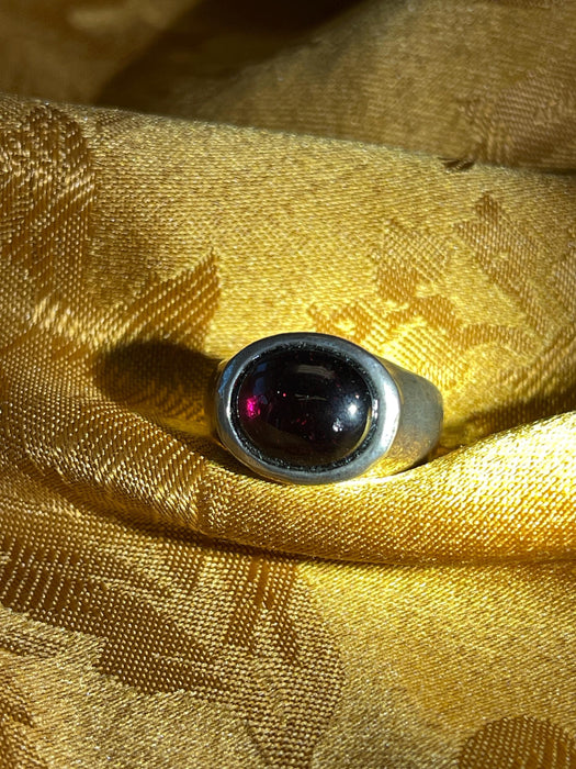 women's ring, oval, wine red stone, elegant, magical, silver